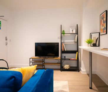 1 bedroom in a house share to rent - Photo 1