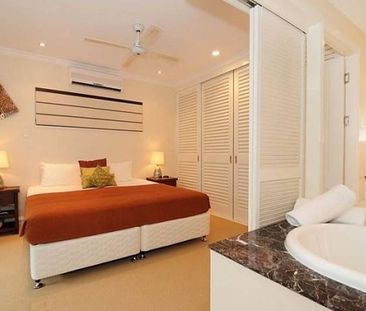 3 BEDROOM : 2 BATHROOM : FULLY FURNISHED : POOL : CLOSE TO BEACH - Photo 6