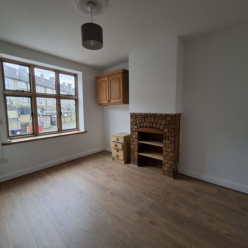 Aylmer Parade - Photo 1