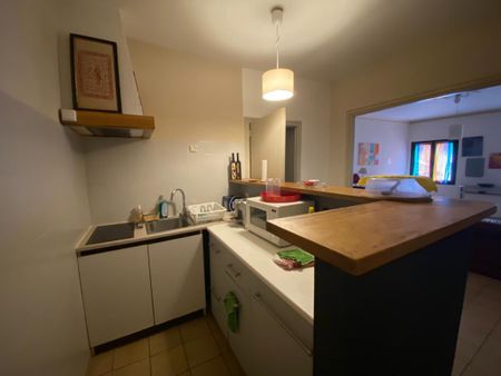 Location Appartement 2 pièces 62m² AVIGNON 84000 - Photo 3