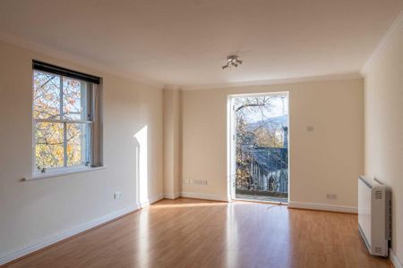 3 bedroom apartment to rent - Photo 2