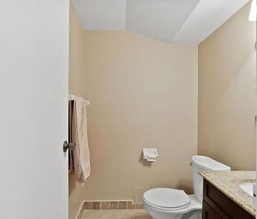 For Lease - 70 Upper Canada Drive Unit# 4, Toronto, Ontario - Photo 2