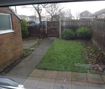 3 bedroom terraced house to rent - Photo 2