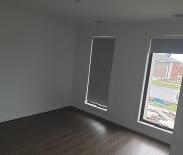 17 Agatha Way, Werribee, Vic 3030 - Photo 2