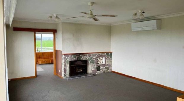 Waihi Farmhouse For Rent - Photo 1