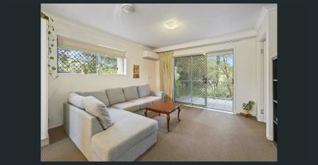 Light and Airy - 2 bedroom - Photo 2