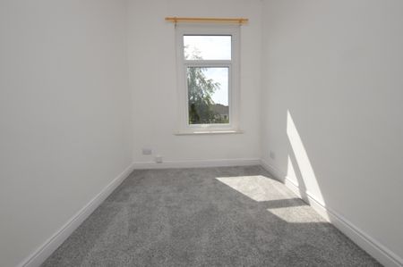 3 Bedroom Terraced House - Photo 5