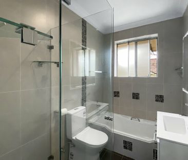3 Bedroom Unit In Prime Location with Garage & Storeroom! - Photo 6
