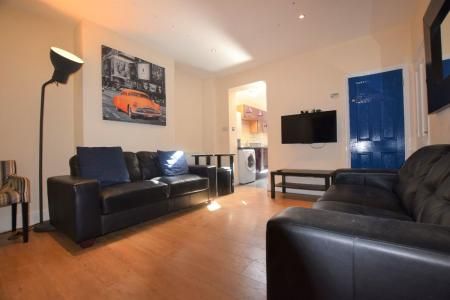 16 Guildford Road - Photo 3