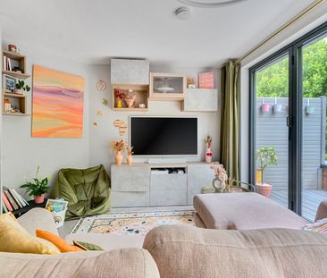 2 Bed Penthouse, Barrowgate Road, W4 - Photo 5