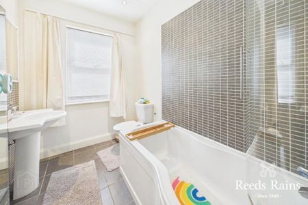 21 Fortwilliam Demesne, Belfast, BT15 4FD - Photo 4