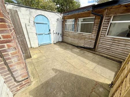 2 bedroom property to rent - Photo 4