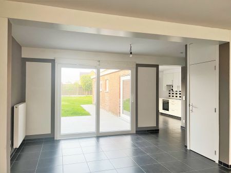 Woning met 3 slaapkamers, tuin en garage. - Photo 4