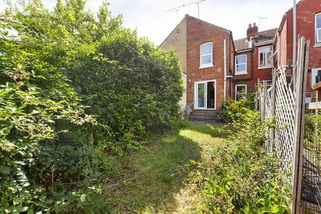 3 bedroom private hall to rent - Photo 4