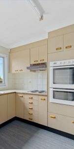Spacious Family Home - Photo 3