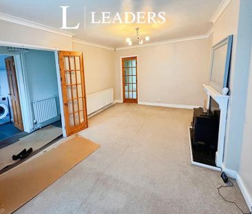 4 bedroom detached house to rent - Photo 5