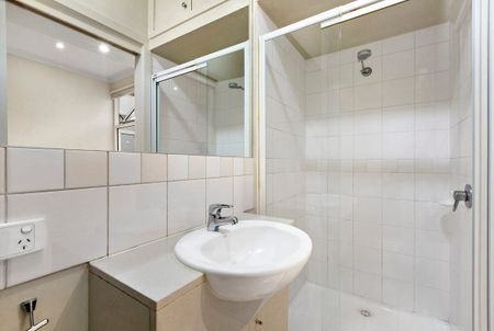 Convenience On Your Doorstep! - Photo 4