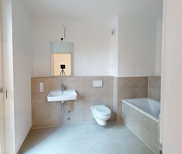 Erstbezug: Stilvolle 3-Zimmer-Wohnung mit Seeblick im 2.OG (mietpre... - Photo 1