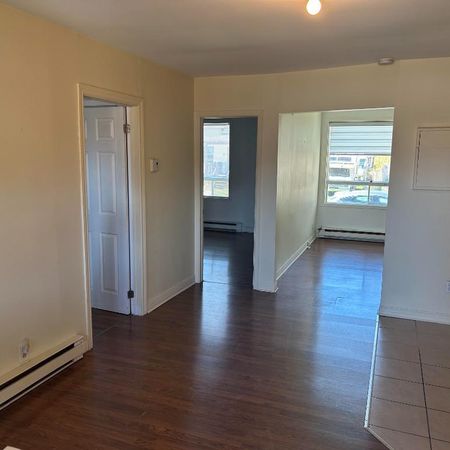 GRAND 4 1/2 ENSOLEILLÉ & LUMINEUX — 2 CHAMBRES — TROIS-RIVIÈRES — 1 100$/MOIS - Photo 4