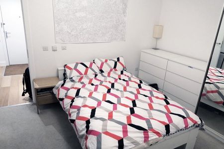 1 Bed Flat, Mint Street, E2 - Photo 5