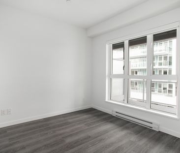 537 Foster Avenue, Coquitlam - Photo 2