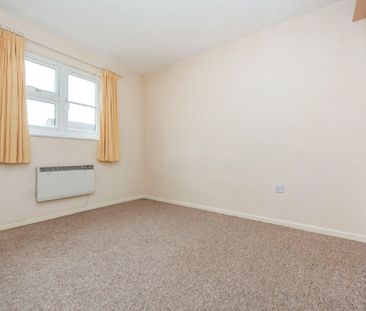 1 bedroom flat to rent Woodhouse Close, Cirencester - Photo 2