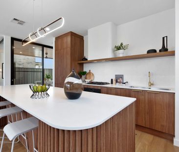 Stunning & Ultra Sleek - Oozing Elegance, Style & Brand New - Photo 1