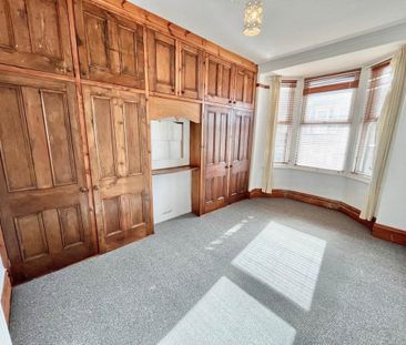 3 bedroom flat to rent - Photo 3