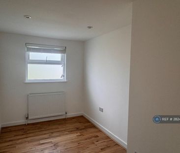 5 bedroom end of terrace house to rent - Photo 6