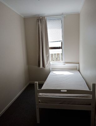 PETONE LIVING - Photo 1