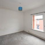 2 bed House - Mid Terrace for Rent - Photo 1
