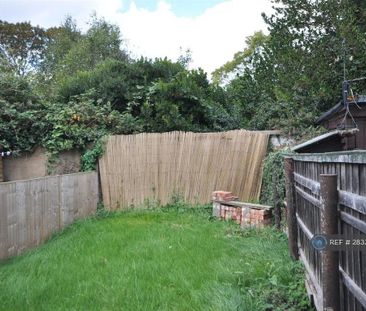 3 bedroom terraced house to rent - Photo 5