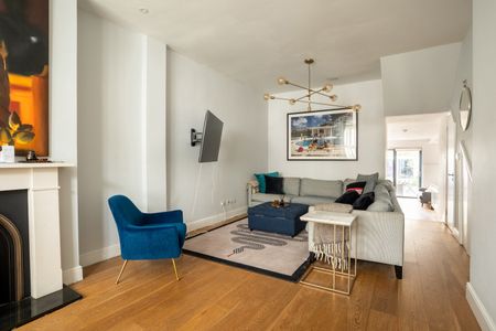 4 Bed Terraced House, Ashington Road, SW6 - Photo 2