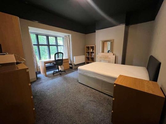 Furzedown Road, SO17 - Photo 1