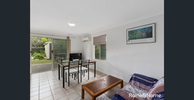 SPACIOUS HOME READY FOR YOU TO MOVE IN AND ENJOY!! - Photo 1