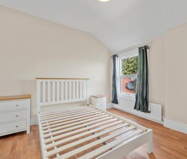 3 bedroom apartment to rent - Photo 3