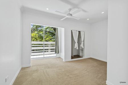 Beachside Living in the Heart of Coolangatta - Photo 3