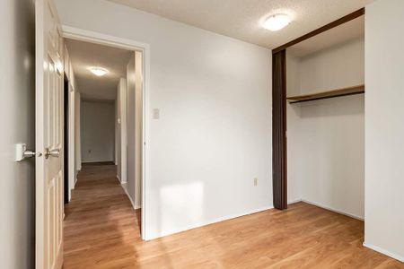2 Bedroom - Photo 3