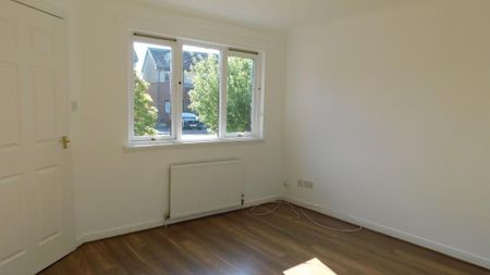 2 bedroom semi-detached house to rent - Photo 3