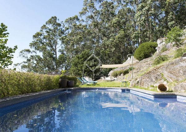 Outstanding country house with privacy, lovely views for long term let located in the Nigran, Pontevedra