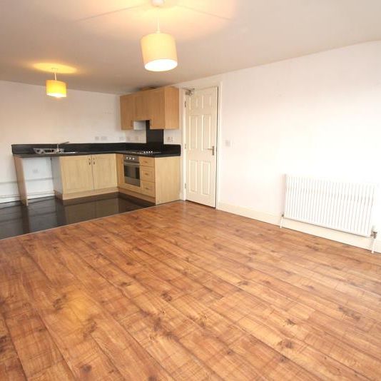 2 Bedroom Flat / Apartment to let - Photo 1