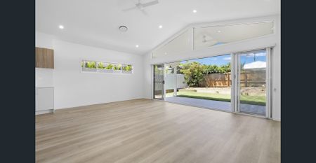 Brand New 4 bed 2 bath house with ducted Air - Photo 2