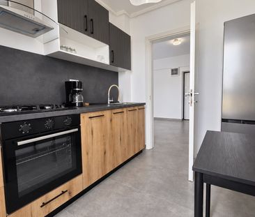 DE ÎNCHIRIAT – APARTAMENT 2 CAMERE | TOMIS TOWER | ETAJ 14 |VEDERE LAC - Fotografie 5