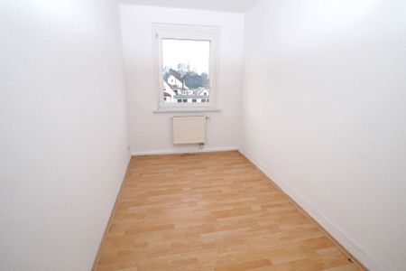 3-Zimmer-Wohnung mit separater Küche und Badewanne, renoviert, ab sofort - Photo 2