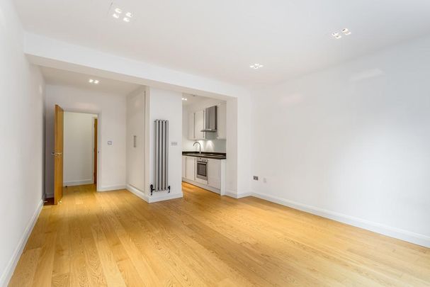 Studio to rent - Photo 1