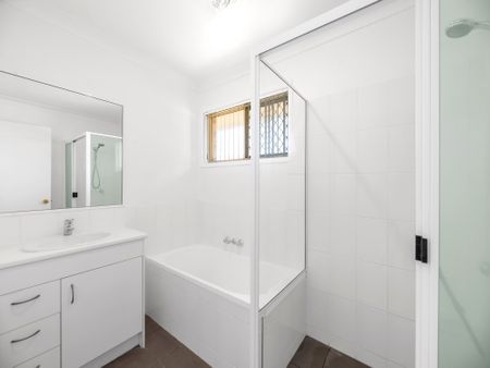 62 David Street, North Booval QLD 4304 - House For Rent - $675 | Domain - Photo 4