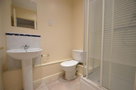 Kings Lodge, Pembroke Road, Ruislip, HA4 - Photo 4