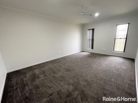 Spacious Modern Home in Sought-After Urraween - Photo 3