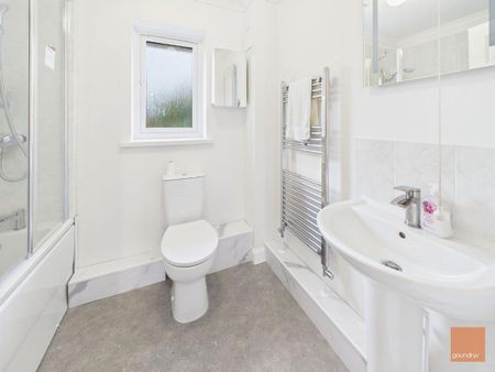 Evea Close, Truro - Photo 2