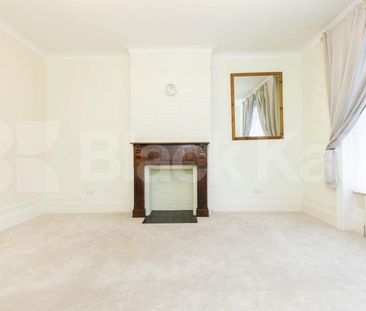 2 Bedroom, 1 bath, 1 reception Flat - Photo 4